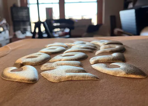 Metálico-Puff-Gold-Muestra-detalle-1200x900